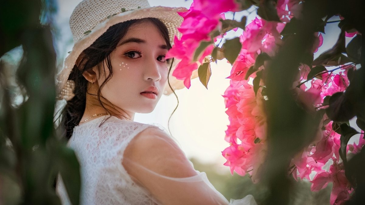 Hình Cô Gái Tóc Ngắn Khoảnh Khắc Ngọt Ngào Và Đáng Yêu Làm Rung Động Trái Tim